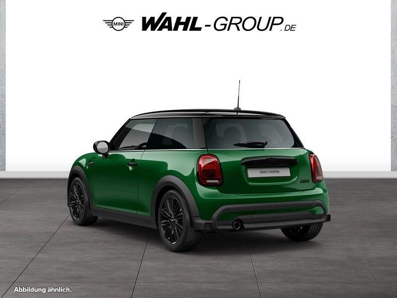 Gebraucht Mini Cooper Classic 136 PS (100 kW) 2024 Grün Kleinwagen