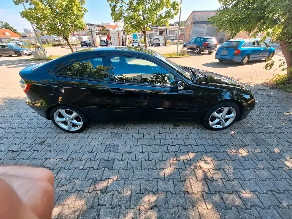 Gebraucht Mercedes C220 150 PS (110 kW) 2005 Schwarz Coupé