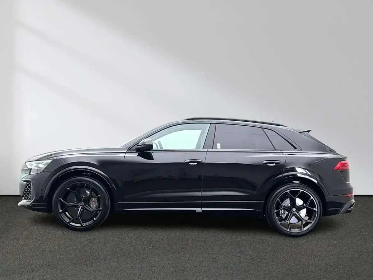 Neu Audi RS Q8 Performance 640 PS (470 kW) 2026 Mythosschwarz metallic SUV