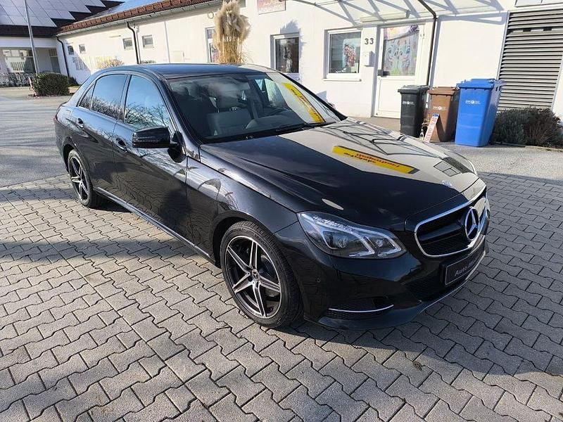 Gebraucht Mercedes E250 204 PS (150 kW) 2013 Schwarz Limousine