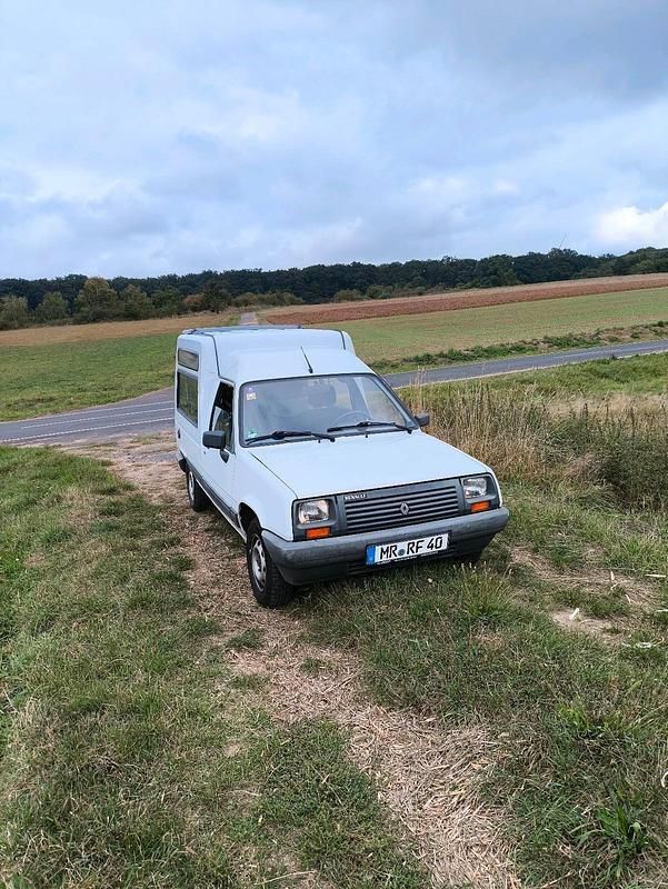 Weiß Gebraucht 1991 Renault Rapid Kombi | 950 € - Bild 1/4