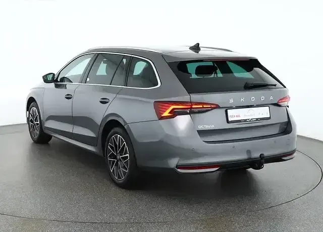 Neu Skoda Octavia 150 PS (110 kW) 2025 Grau Kombi