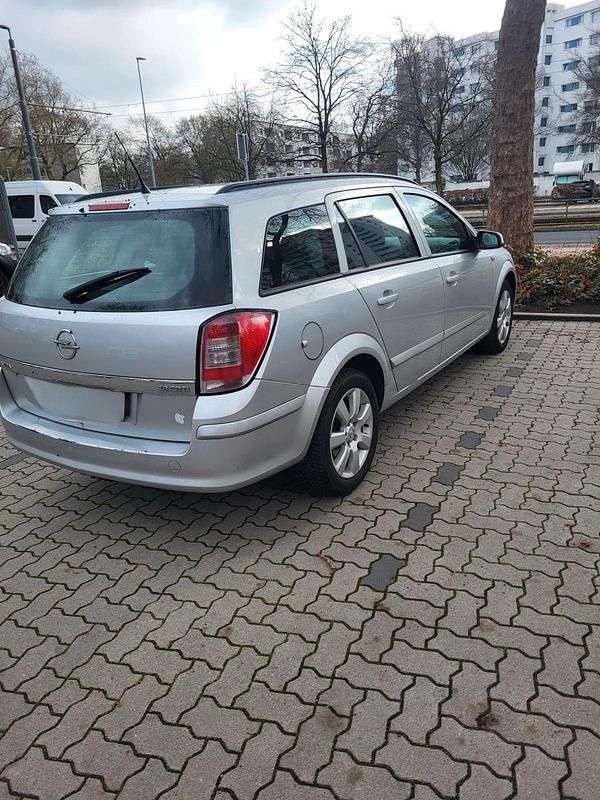 Gebraucht Opel Astra 100 PS (73 kW) 2007 Grau Kombi