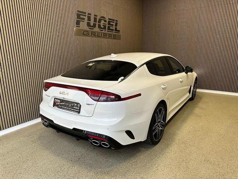 Gebraucht Kia Stinger GT 373 PS (274 kW) 2022 Snow white pearl Kleinwagen