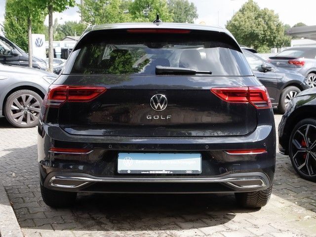 Gebraucht VW Golf VIII R 131 PS (96 kW) 2023 Deep black perleffekt Limousine