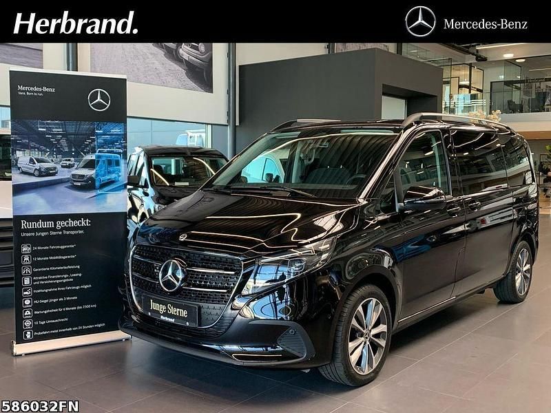 Schwarz Gebraucht 2024 Mercedes V250 Style Van / Kleinbus | 71.330 € - Bild 1/4
