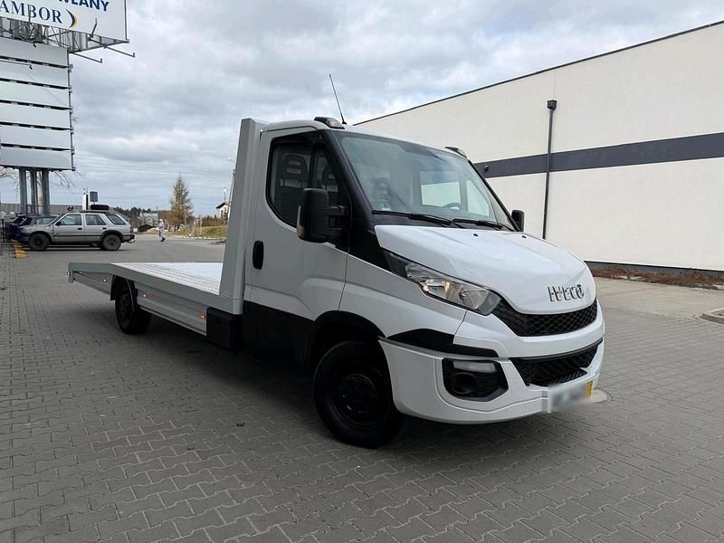 Gebraucht Iveco Daily 126 PS (92 kW) 2016 Weiß Van