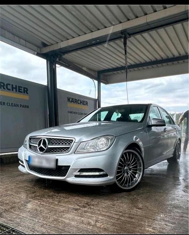 Gebraucht Mercedes C200 136 PS (100 kW) 2011 Silber Limousine