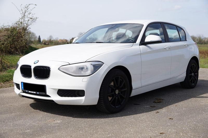 Gebraucht BMW 02 136 PS (100 kW) 2015 Weiß Limousine