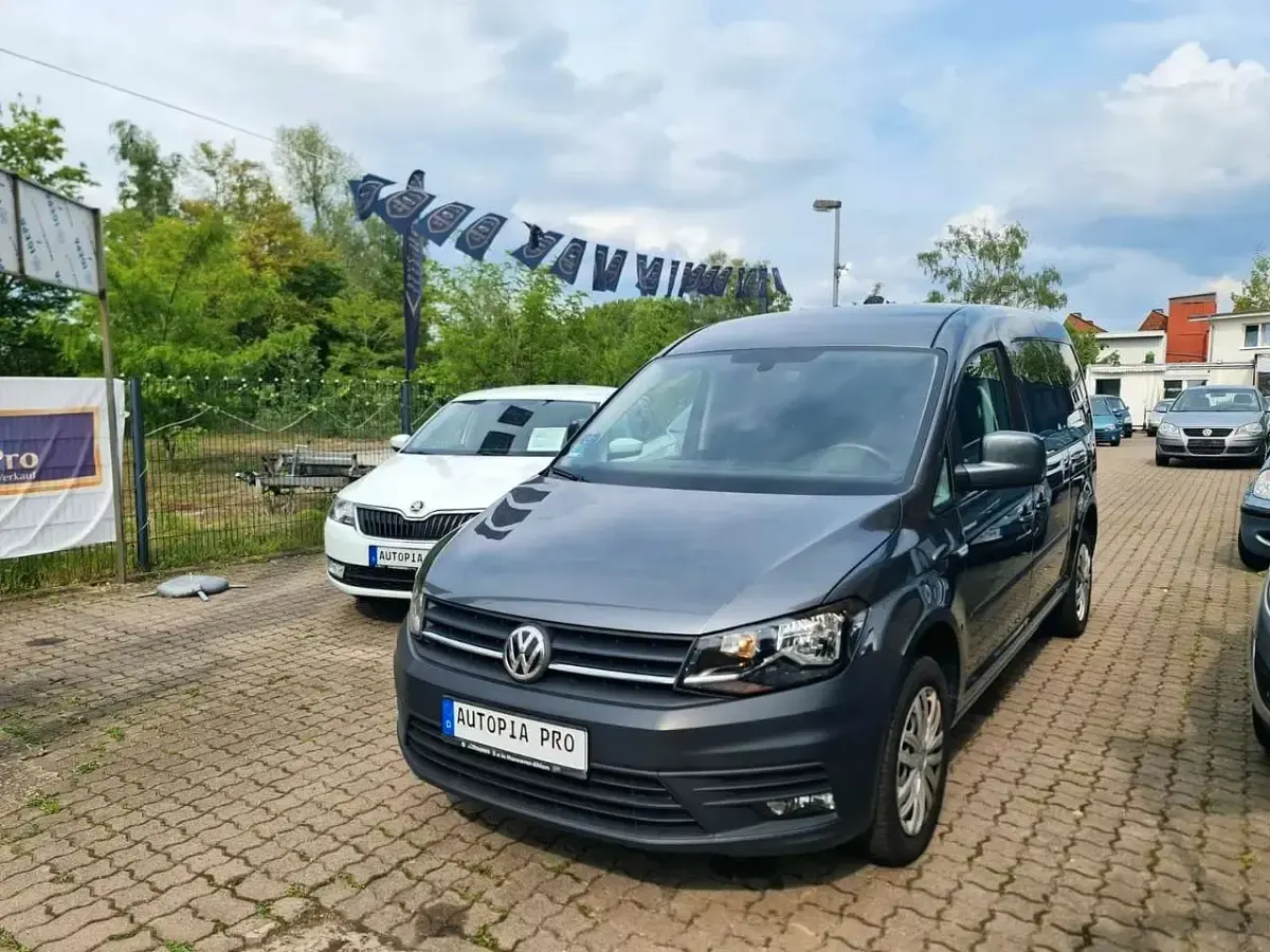 Gebraucht VW Caddy Trendline 102 PS (75 kW) 2015 Grau Van / Kleinbus