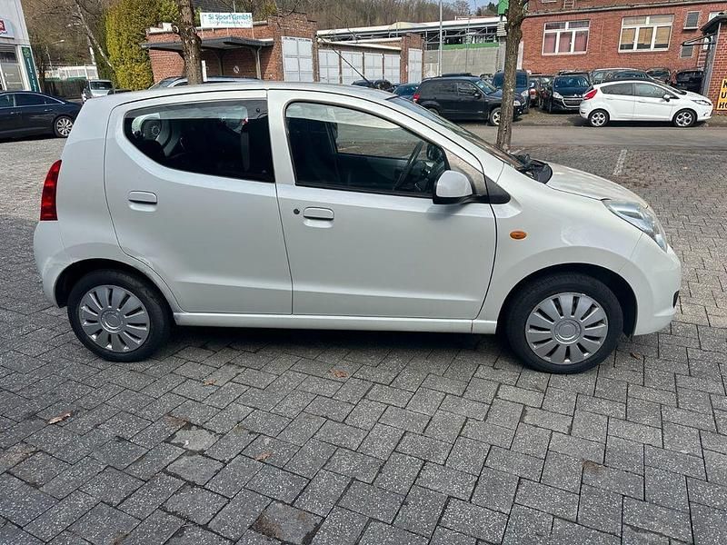 Gebraucht Suzuki Alto 68 PS (50 kW) 2010 Weiß Kleinwagen