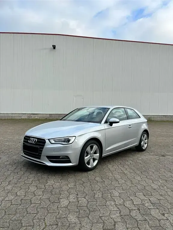 Gebraucht Audi A3 Ambiente 122 PS (89 kW) 2012 Silber Kleinwagen