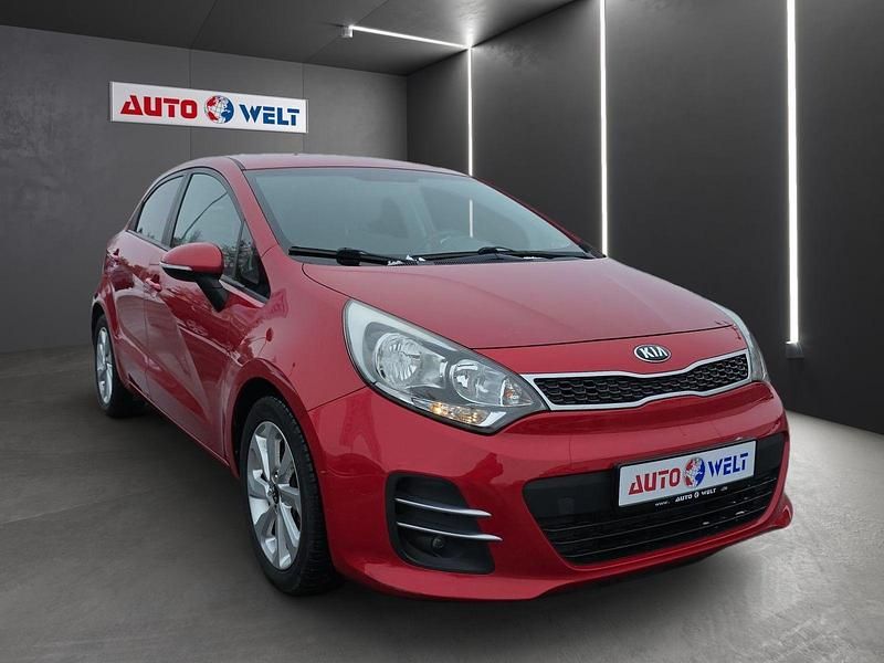 Gebraucht Kia Rio 84 PS (61 kW) 2015 Rot Kleinwagen