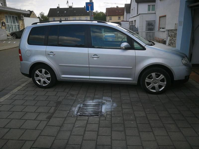 Gebraucht VW Touran 140 PS (102 kW) 2006 Silber Van / Kleinbus