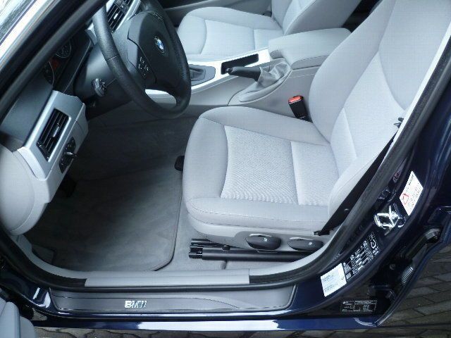 Gebraucht BMW 325 218 PS (160 kW) 2005 Blau metallic Limousine