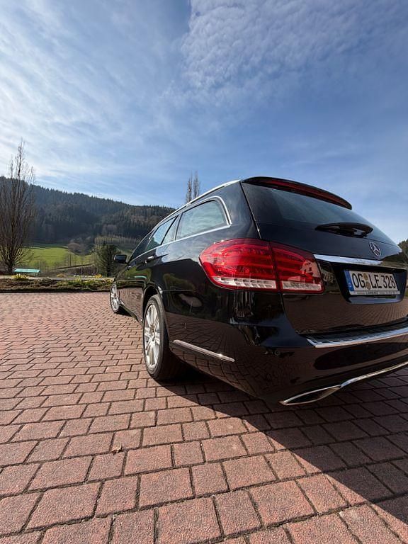 Gebraucht Mercedes E350 252 PS (185 kW) 2013 Schwarz Kombi