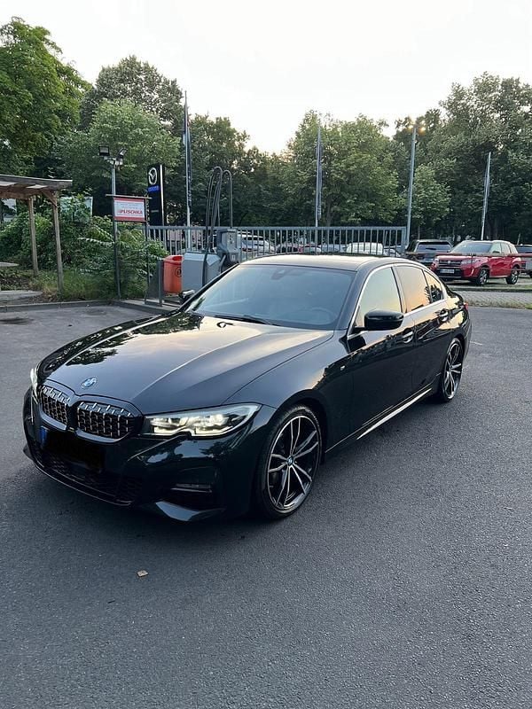 Gebraucht BMW 320 184 PS (135 kW) 2019 Schwarz Limousine