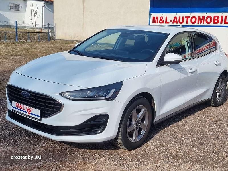 Gebraucht Ford Focus Titanium 125 PS (91 kW) 2023 Weiß Limousine