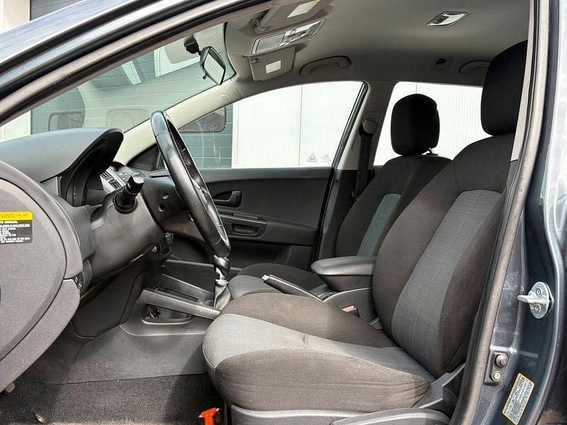 Gebraucht Kia Ceed 105 PS (77 kW) 2012 Grau Kleinwagen