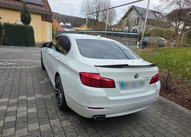 Gebraucht BMW 520 Luxury Line 235 PS (172 kW) 2016 Weiß Limousine