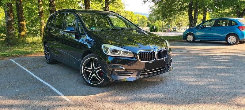 Schwarz Gebraucht 2019 BMW 216 Gran Tourer Sport Line Van / Kleinbus | 15.400 € (Fairer Preis) - Bild 1/4
