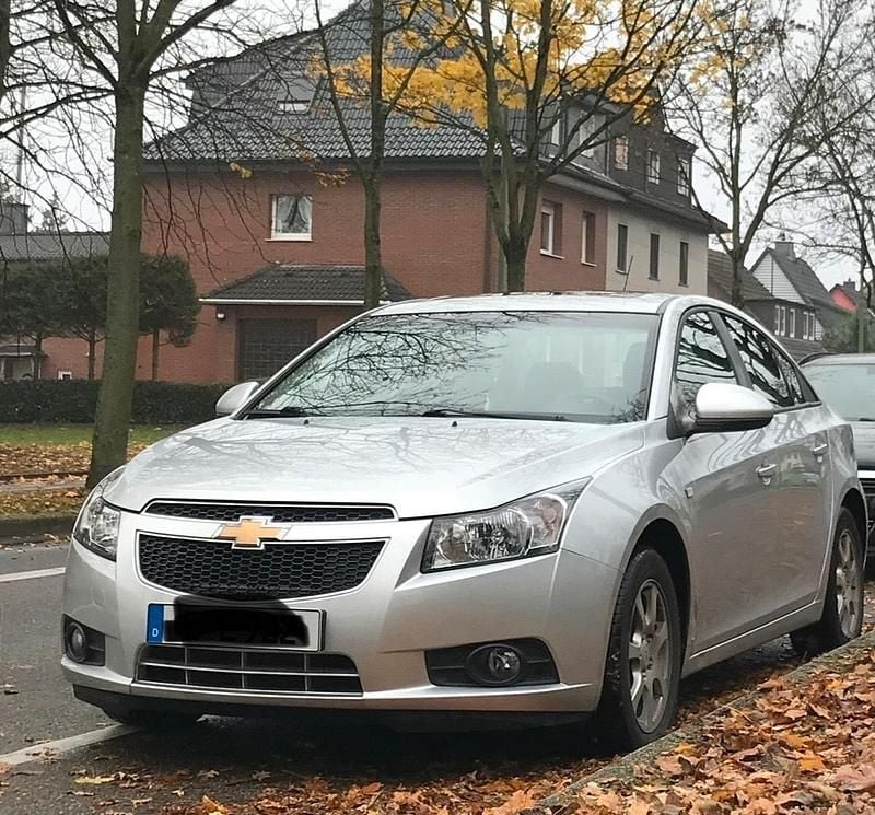 Gebraucht Chevrolet Cruze 163 PS (119 kW) 2012 Grau Limousine