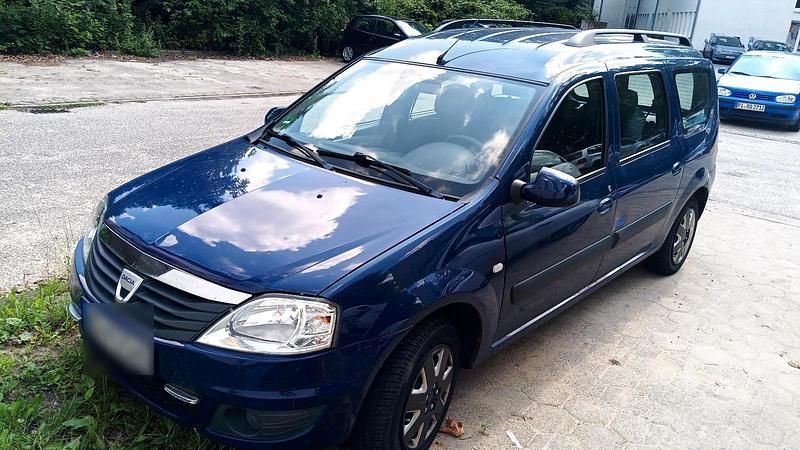 Blau Gebraucht 2009 Dacia Logan Limousine | 1.500 € (Guter Preis) - Bild 1/4