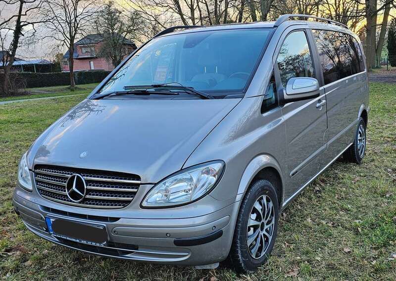 Grau Gebraucht 2010 Mercedes Viano Van / Kleinbus | 13.900 € (Etwas zu teuer) - Bild 1/4