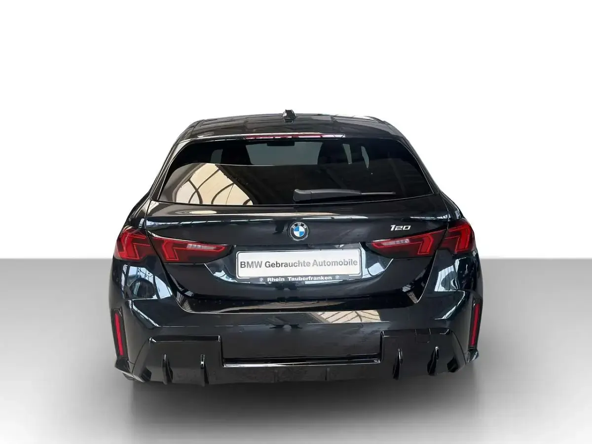 Gebraucht BMW 120 M Sport 156 PS (114 kW) 2025 Schwarz Kleinwagen