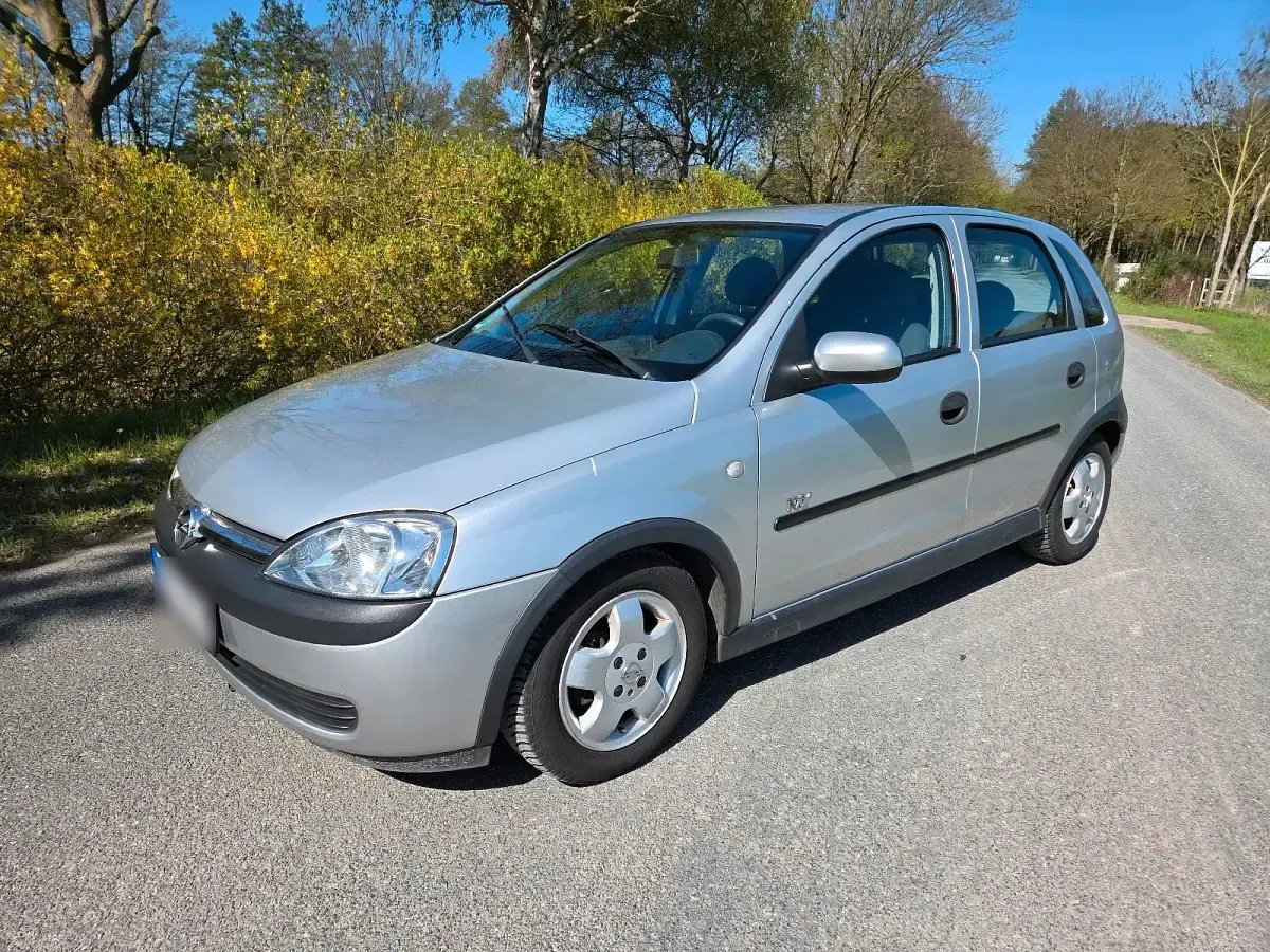 Usata Opel Corsa 75 CV (55 kW) 2003 Argento Utilitaria