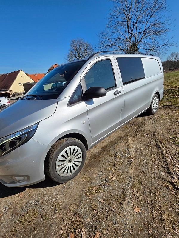 Gebraucht Mercedes Vito 237 PS (174 kW) 2022 Silber Van