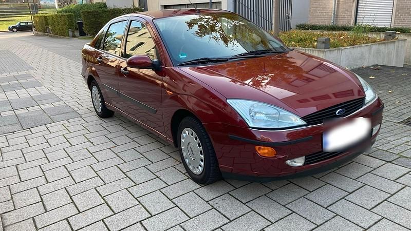 Gebraucht Ford Focus 100 PS (73 kW) 1999 Rot Limousine