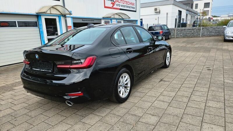 Gebraucht BMW 320 Advantage 190 PS (139 kW) 2022 Schwarz Limousine