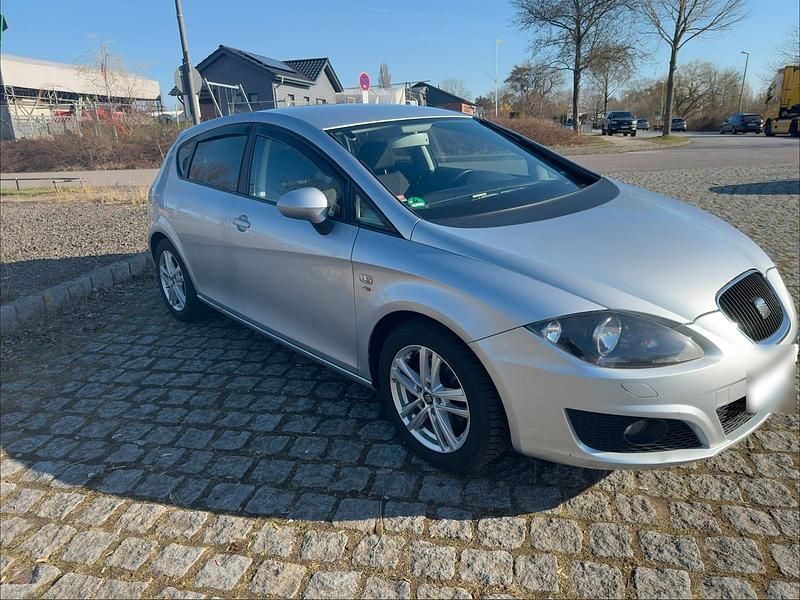 Usata Seat Leon 150 CV (110 kW) 2010 Argento Utilitaria