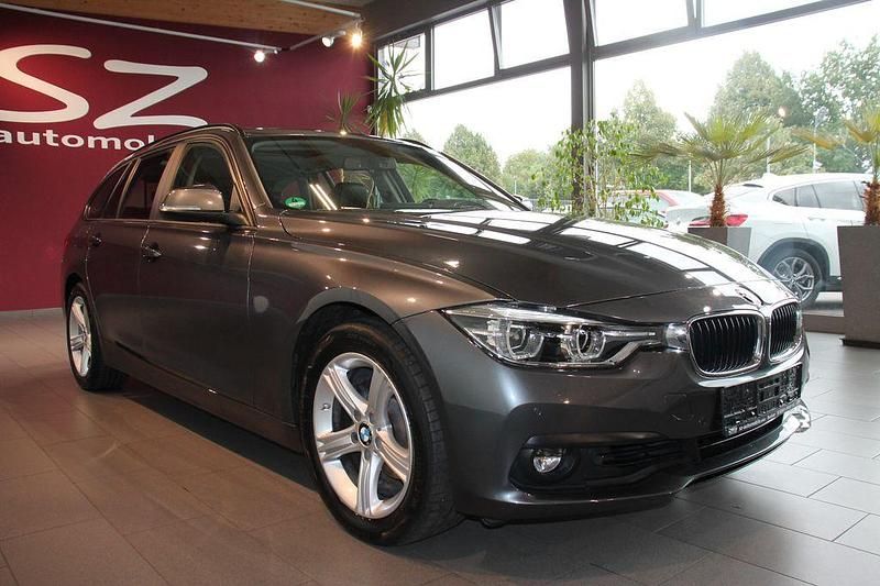Mineralgrau metallic Gebraucht 2019 BMW 320 Advantage Kombi | 21.300 € (Guter Preis) - Bild 1/4