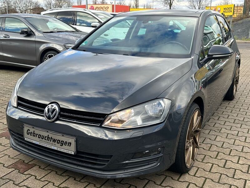 Grau Gebraucht 2014 VW Golf VII Trendline Limousine | 6.800 € (Guter Preis) - Bild 1/4