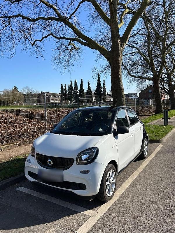 Gebraucht Smart ForFour Electric Drive 60 kW (82 PS) 2019 Weiß Kleinwagen