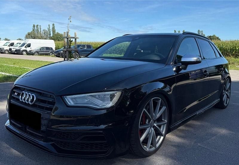 Schwarz Gebraucht 2016 Audi S3 Ambiente Kleinwagen | 25.999 € (Guter Preis) - Bild 1/4