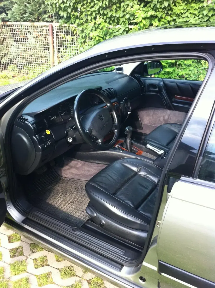 Gebraucht Opel Omega 211 PS (155 kW) 1997 Andere farben Limousine