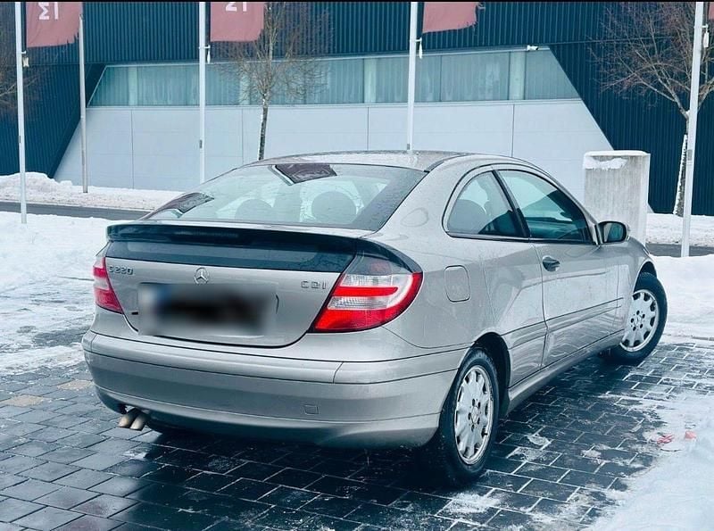 Gebraucht Mercedes C220 143 PS (105 kW) 2005 Grau Kleinwagen