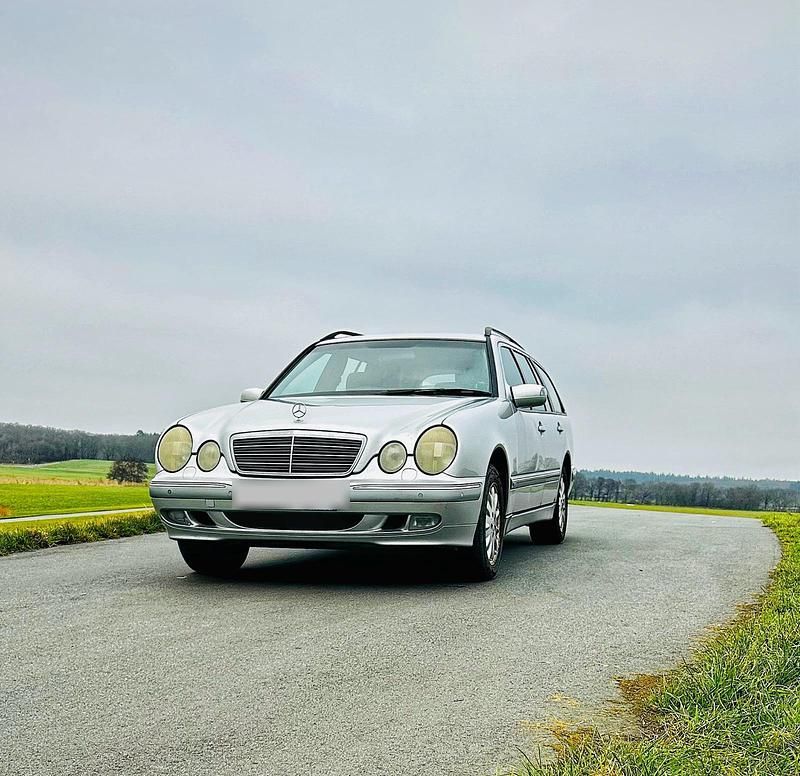 Gebraucht Mercedes E270 Elegance 177 PS (130 kW) 2002 Silber Kombi