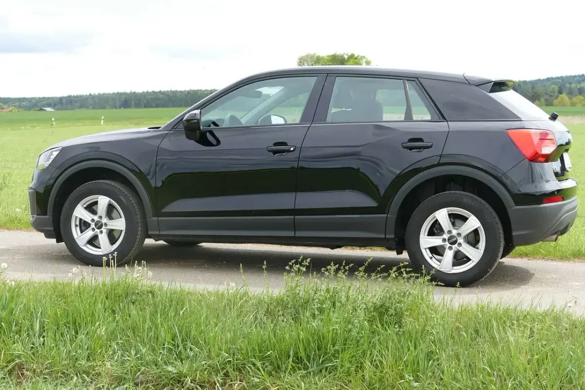 Gebraucht Audi Q2 Basis 116 PS (85 kW) 2018 Brillantschwarz SUV