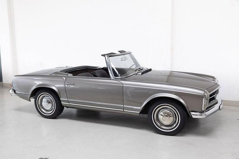 Gebraucht Mercedes 230 150 PS (110 kW) 1966 Grau Cabrio
