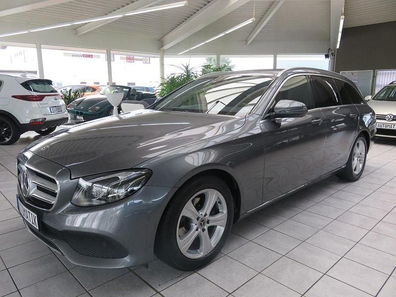 Gebraucht Mercedes E220 Avantgarde 194 PS (142 kW) 2017 Grau Limousine