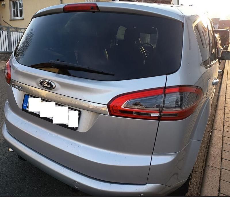 Gebraucht Ford S-MAX Champions Edition 116 PS (85 kW) 2012 Silber Van / Kleinbus