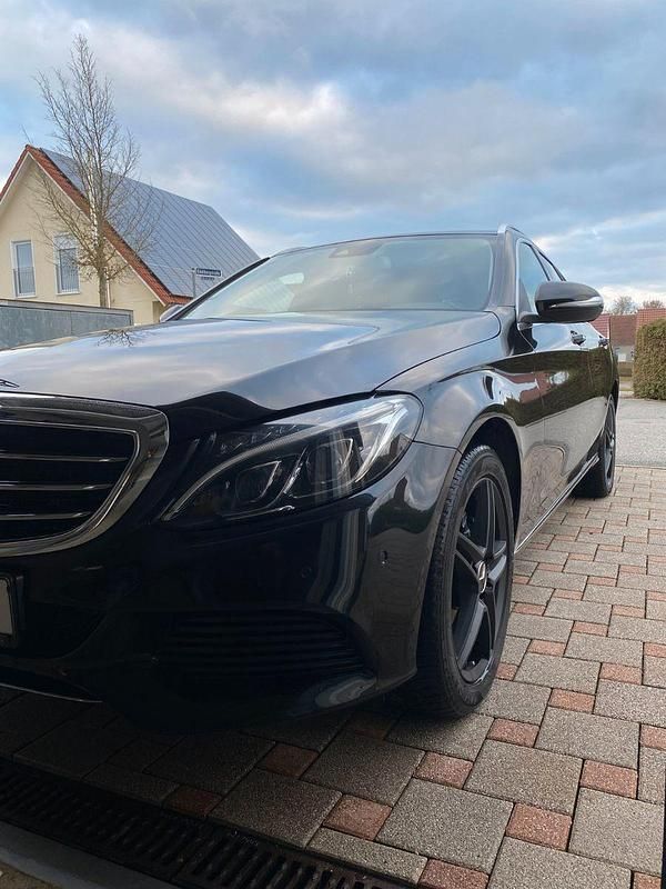 Gebraucht Mercedes C220 Avantgarde 170 PS (125 kW) 2014 Schwarz Kombi