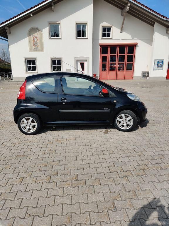 Gebraucht Peugeot 107 68 PS (50 kW) 2007 Schwarz Kleinwagen