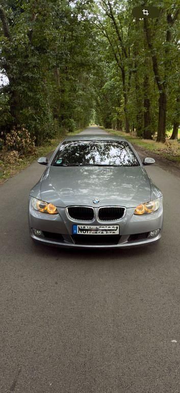 Grau Gebraucht 2007 BMW 320 Cabriolet Cabrio | 8.250 € (Fairer Preis) - Bild 1/4