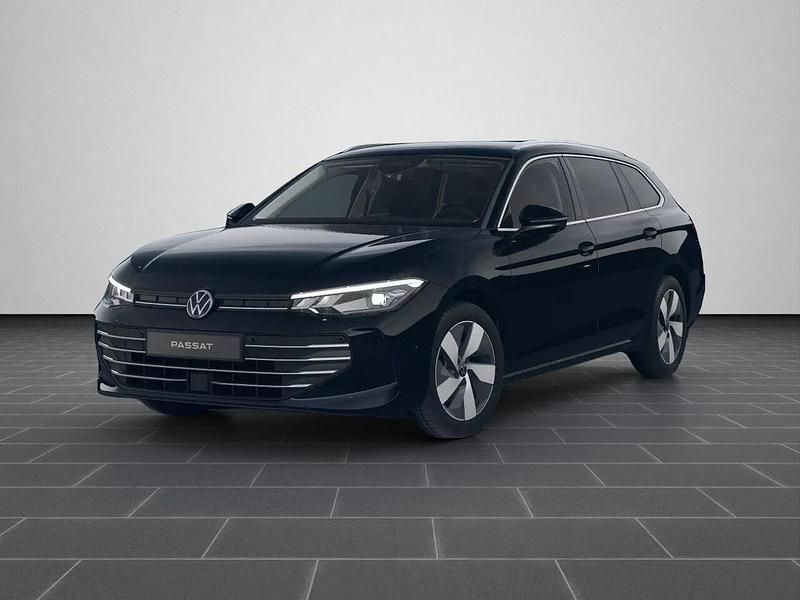 Grenadillschwarz metallic (metallic) Gebraucht 2025 VW Passat Business Kombi | 33.980 € (Guter Preis) - Bild 1/4