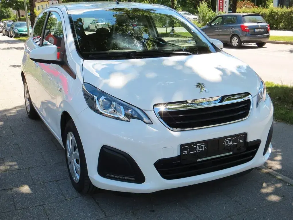 Gebraucht Peugeot 108 Active 69 PS (50 kW) 2017 Weiß Limousine